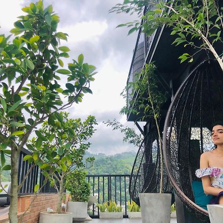 Quick Stop Inn แคนดี้ ภายนอก รูปภาพ